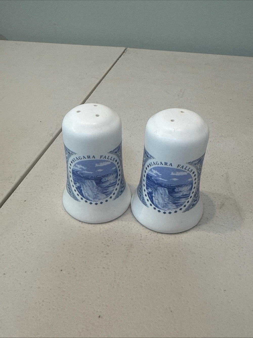 Vintage Niagara Falls Salt & Pepper Shakers Ceramic Blue White Souvenir